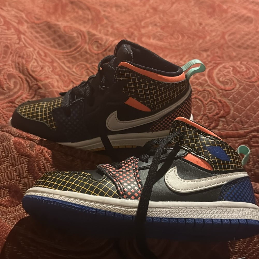 Kids shoe size 10c